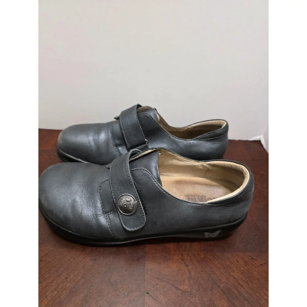 Alegria Paloma Women's Leather Slip-On Shoes Size 41 Adjustable Strap Button Acc